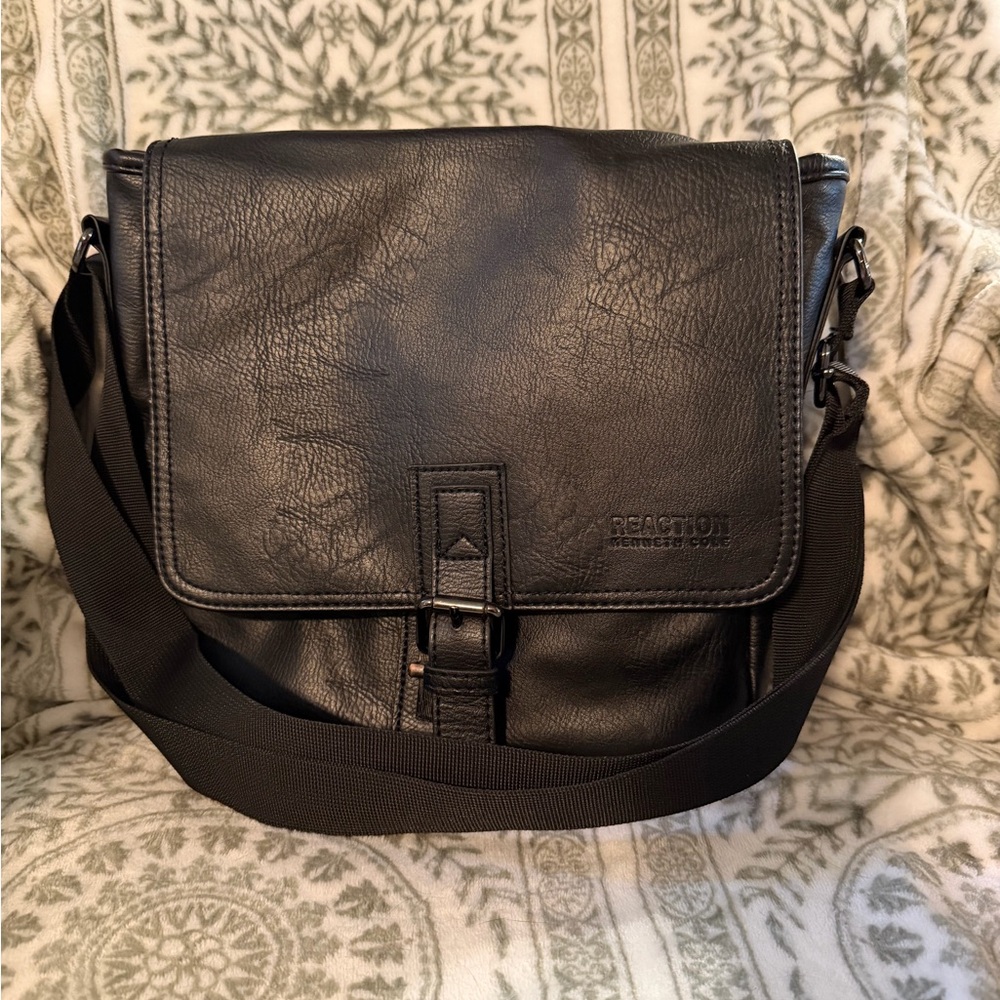 Reaction Kenneth Cole Charcoal Messenger Bag
